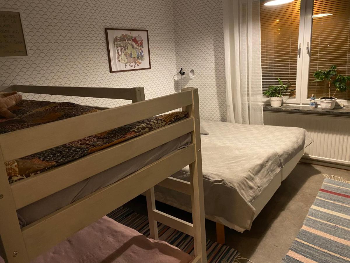 Bed And Books Pa Oesterlens Gaesthaerbaerge Glemminge Extérieur photo