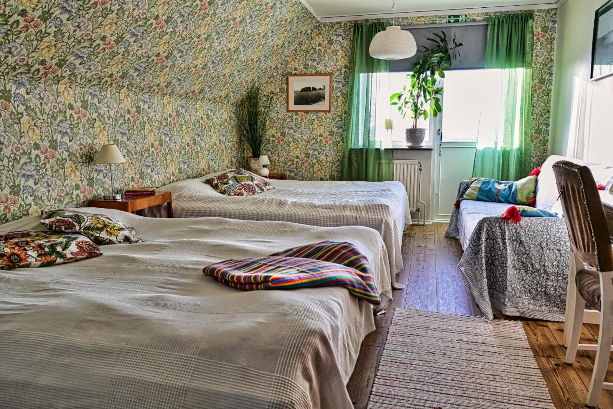 Bed And Books Pa Oesterlens Gaesthaerbaerge Glemminge Extérieur photo